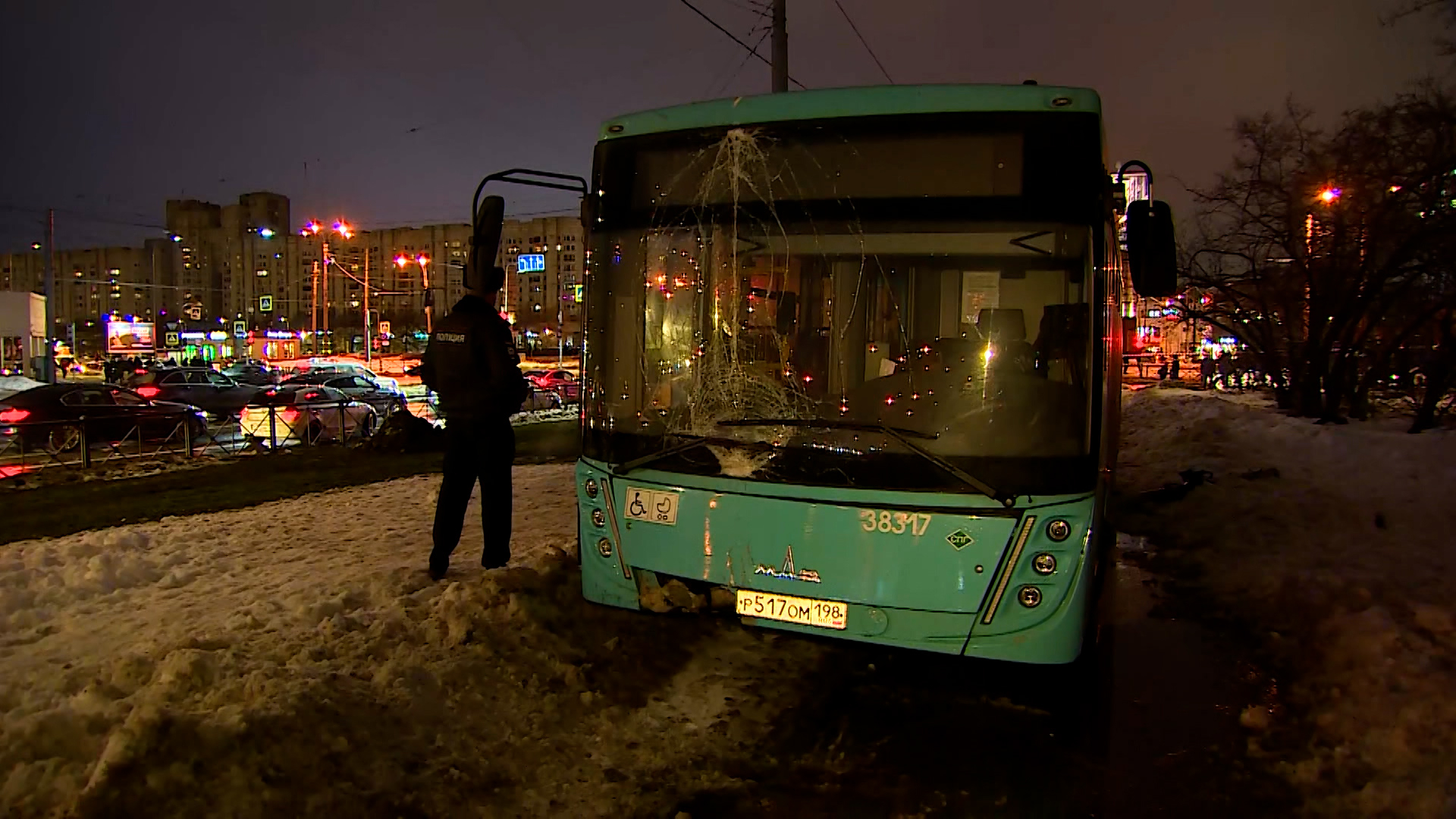 Стали известны подробности ДТП с автобусом на улице Беринга | Телеканал  Санкт-Петербург