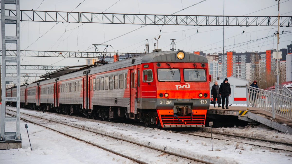 Петербуржцев предупредили, что погода повлияла движение пригородных поездов - tvspb.ru