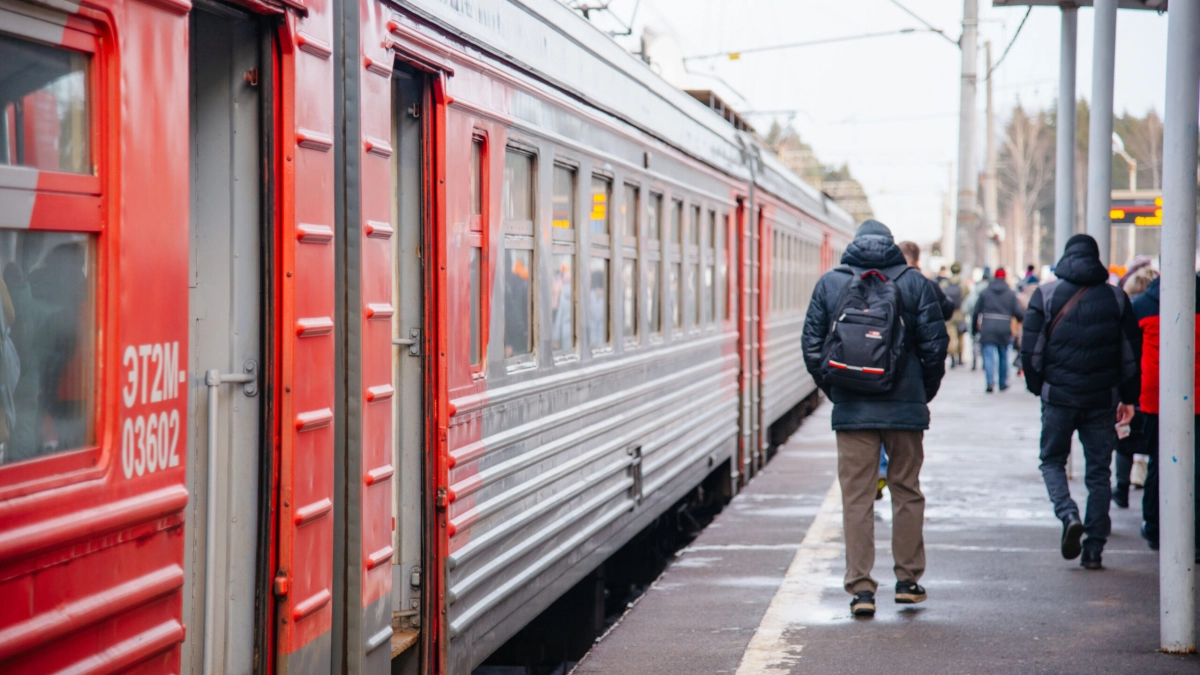 Туристские поезда ОЖД перевезли 95 тысяч пассажиров с начала 2026 года - tvspb.ru