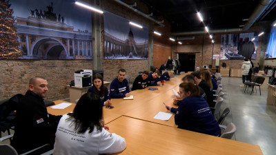 Начали работу общественная приемная и колл-центр штаба Владимира Путина