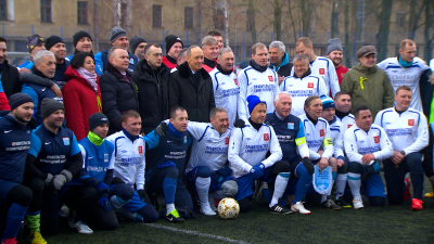 В Петербурге сборные правительств города и области сыграли в футбол в память о блокадном матче