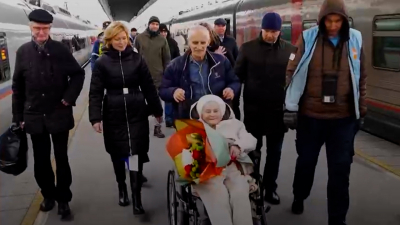 В Петербург приехала 101-летняя блокадница, чтобы побывать на праздновании Ленинградской Победы