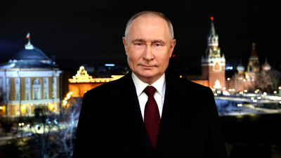 Владимир Путин выступил с новогодним обращением на фоне Кремля