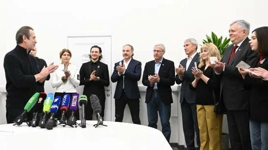 Владимир Машков вручил первые удостоверения доверенным лицам Владимира Путина - tvspb.ru