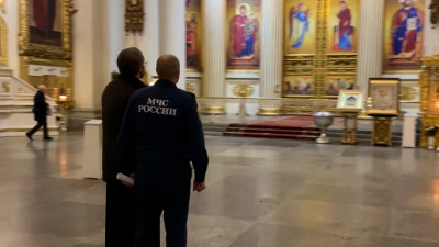 В Сочельник сотрудники МЧС проверили 175 петербургских храмов