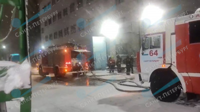 В Невском районе потушили пожар на складе в индустриальном парке «Звезда»