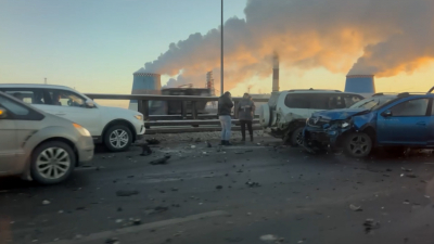 На кольцевой в Петербурге – массовая авария: столкнулись десять автомобилей
