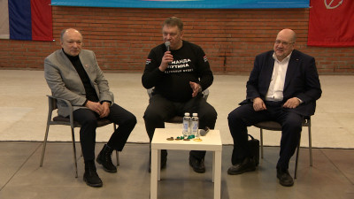 Легенды СКА рассказали юным петербуржцам об истории хоккея и великих победах команды