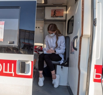 400-килограммовый москвич, которого спасали 7 сотрудников МЧС, умер в больнице
