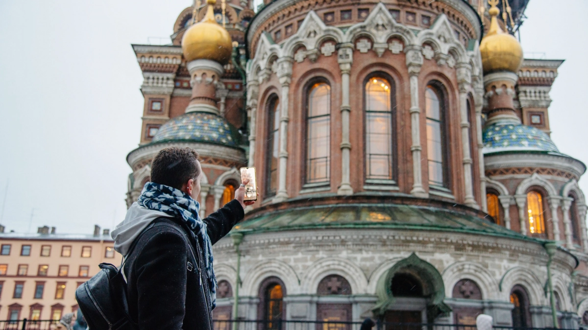 В 2023 году Петербург посетили 9,4 миллиона туристов - tvspb.ru