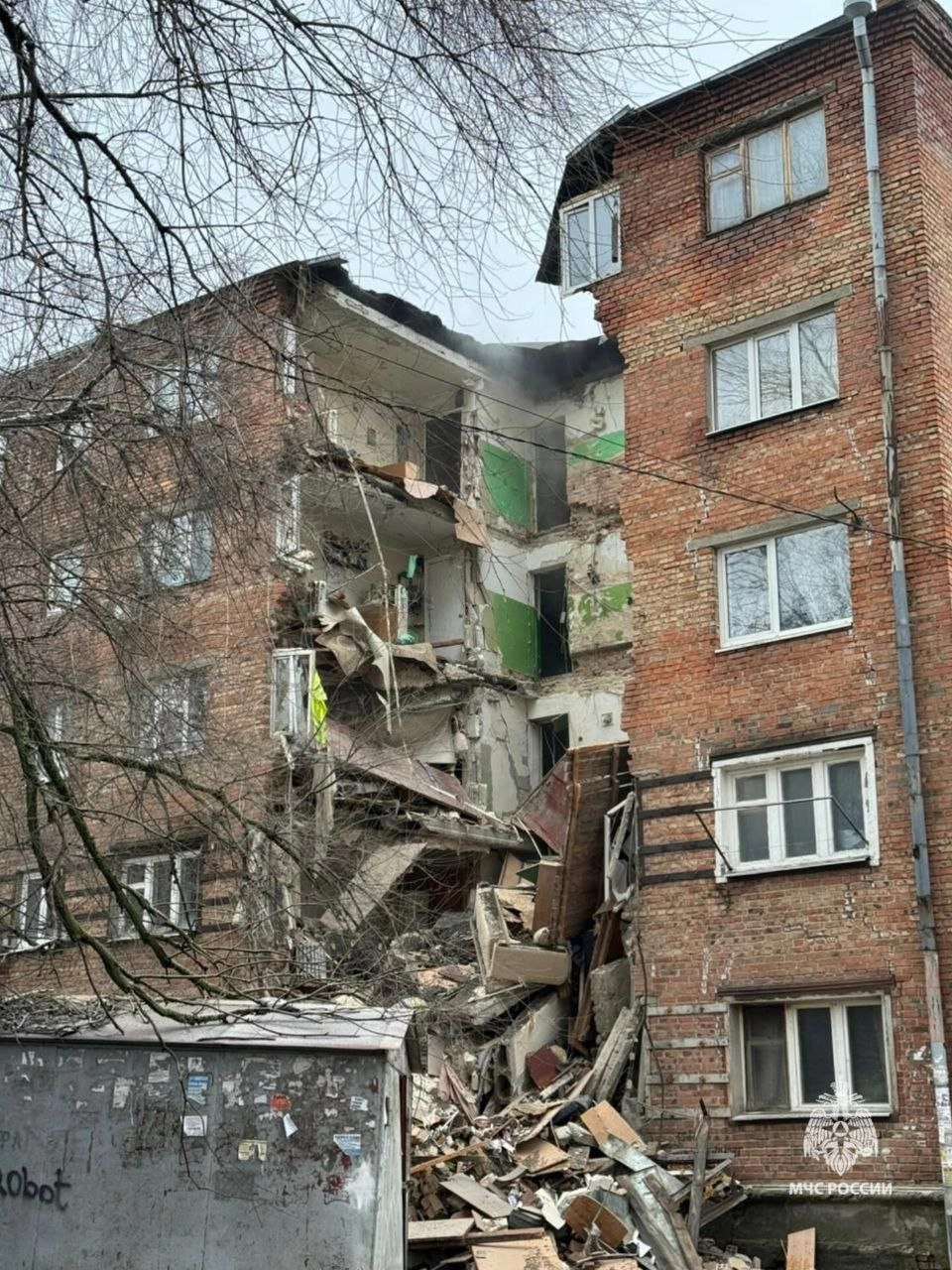 Стена пятиэтажки обрушилась в Ростове-на-Дону – что известно - tvspb.ru