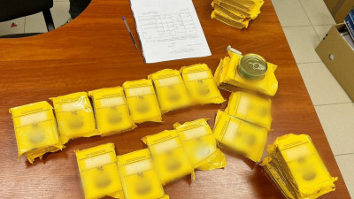 Петербуржец украл из магазина 26 пачек сыра и банку красной икры