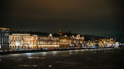 Северная столица погружается в густой туман: видимость снизится до 500 метров