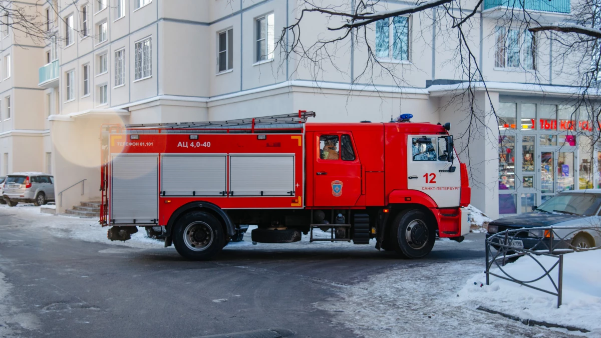 В магазине на Лиговском проспекте загорелся потолок