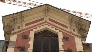 На ручейках  –  в историю: как переезжал дом на Чёрной речке