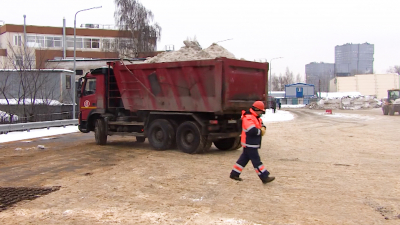 В Петербурге открыли 8 дополнительных пунктов временного складирования снега