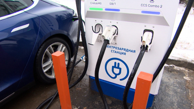 В Петербурге в 2024 году установят более 60 зарядных станций для электромобилей