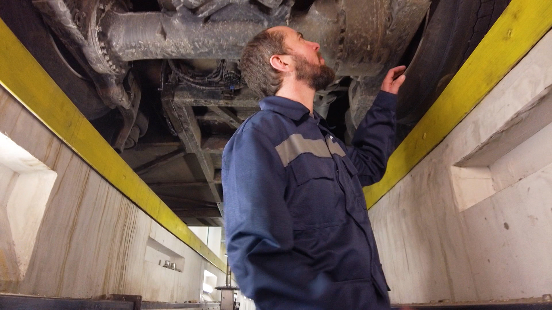 Мы — петербуржцы. Мастер электроучастка СПб ГУП «Пассажиравтотранс ...