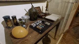 Картины, книги и предметы быта. Музей Михаила Ломоносова, что в Кунсткамере, отмечает своё 75-летие