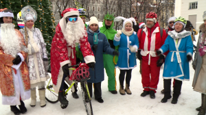 На велосипеде в «Старый» Новый год! В Петербурге праздник отметили велопарадом Дедов Морозов