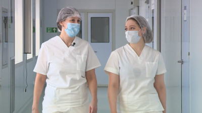 Правая рука хирурга: операционные медсестры отмечают профессиональный праздник