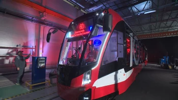Тысячный трамвай сошел с конвейера петербургского завода электротранспорта