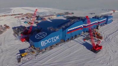 Мороз и древние тайны: как живут полярники на антарктической станции «Восток»