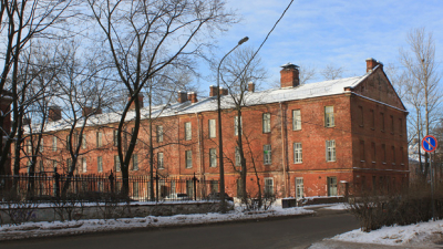 Для петербургских очередников восстановят исторические дома в Кронштадте и Кировском районе