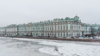 Активные, образованные, мамы: какие туристки чаще всего приезжают в Петербург