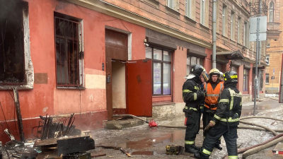 Из горящего дома на Дегтярной эвакуировали семерых человек