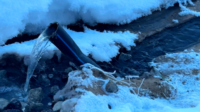В Комарово нашли трубу, из которой нехорошее течёт в Финский залив