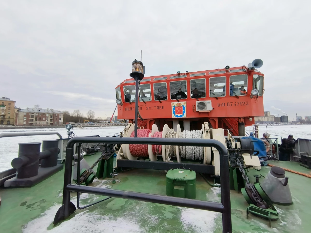 Угрозы подтопления нет: ледокол «Невская застава» оценил обстановку на Неве - tvspb.ru