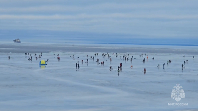 В Финском заливе спасли 35 рыбаков на оторвавшейся льдине