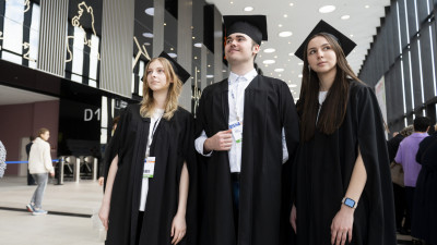 Работу с искусственным интеллектом обсудят на Форуме Труда