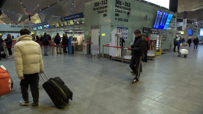 Аэропорт Пулково работает по расписанию, несмотря на метель