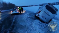 Автобус с 40 пассажирами вылетел в кювет на трассе в Татарстане