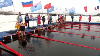 Всероссийские соревнования по зимнему плаванию стартовали в Петербурге