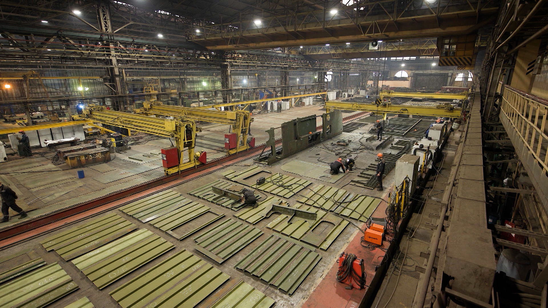 «Требуется сварщик, 160 тысяч в месяц»: в Петербурге спрос на персонал ...