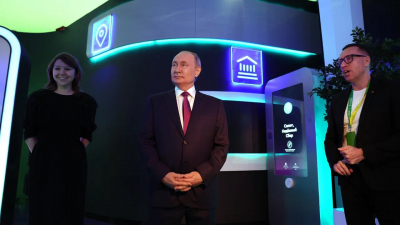 Президент Владимир Путин в четвертый раз посетил выставку «Россия»