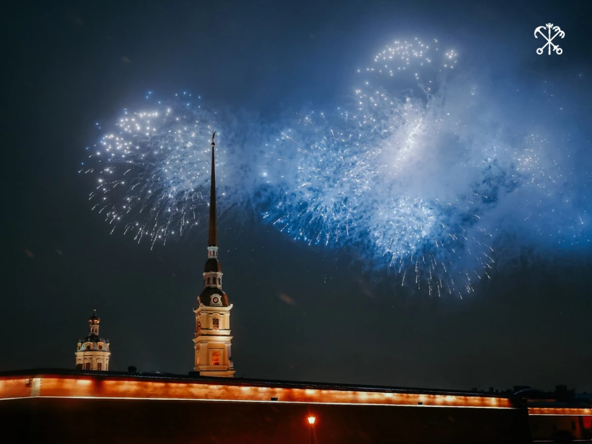 Салют в честь Дня защитника Отечества озарит небо над Петербургом в 21:00 - tvspb.ru