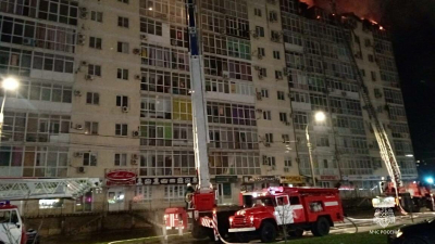 В Анапе из загоревшейся многоэтажки эвакуировали 440 человек