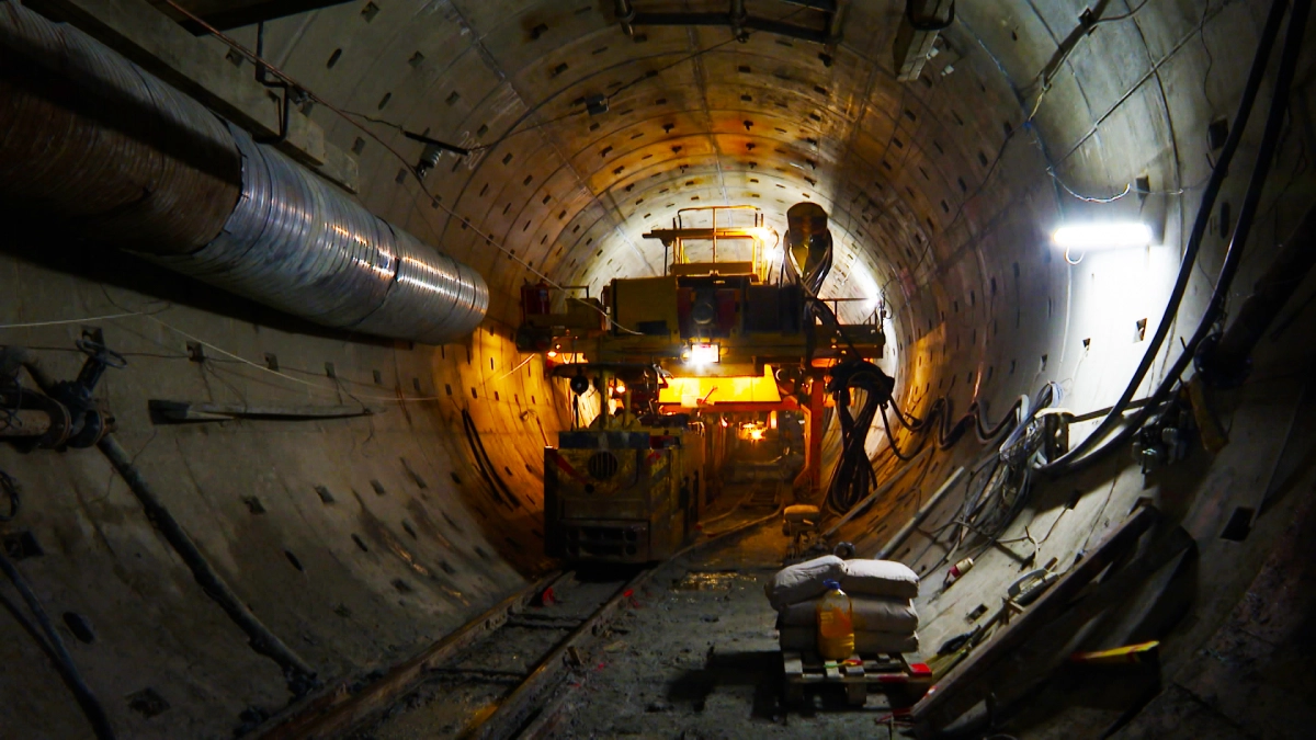 Тоннелепроходческий щит добрался до будущей станции метро «Каретная» - tvspb.ru