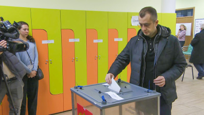 Семья Пиотровских проголосовала на выборах президента