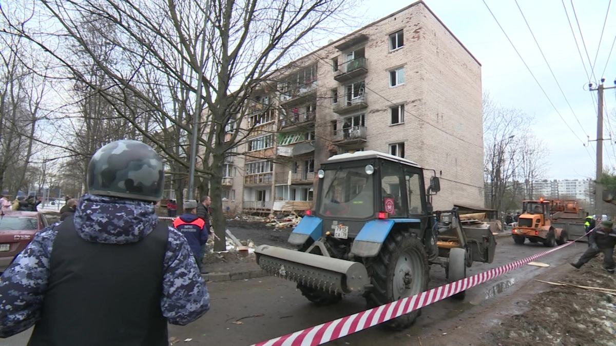 В поврежденных домах на Пискаревском подключили свет, газ и воду - tvspb.ru