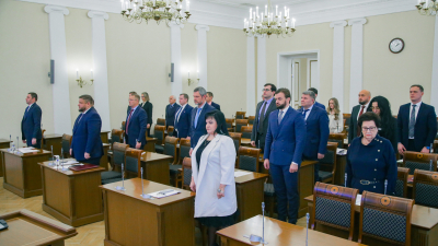 Александр Беглов и члены городского правительства на совещании почтили память жертв теракта минутой молчания