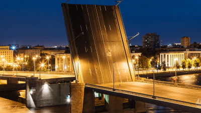 В Петербурге этой ночью разведут пять мостов