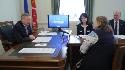 В Красносельском районе отремонтируют спортивную площадку и установят павильон ожидания на остановке