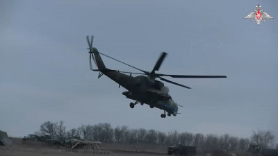 Экипажи вертолетов поразили замаскированную технику ВСУ
