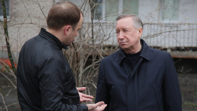 Александр Беглов пообщался с жителями пострадавших домов на Пискаревском проспекте