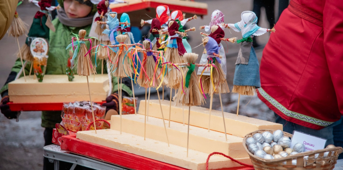 Телеканал «Санкт-Петербург» приглашает всех  закружиться в праздничном хороводе в рамках народных гуляний «Шуми, Масленица» на Елагином острове - tvspb.ru